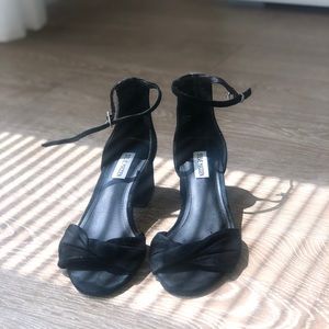 Steve Madden Black Suede Twist Sandals